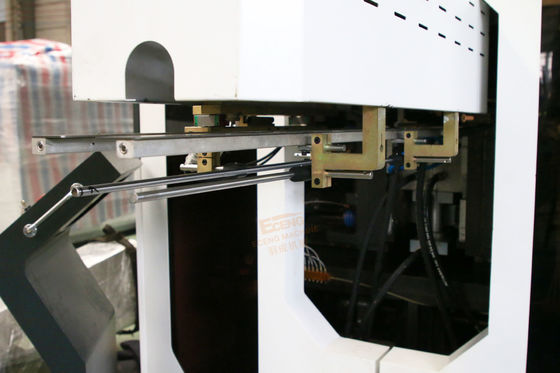 K8 0.5-2L เครื่องเป่าขวดน้ําเร็ว 65kW ประสิทธิภาพสูง