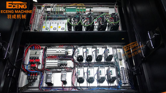 K8 18000BPH เครื่องผลิตขวดพลาสติก 8 ช่องอัตโนมัติสำหรับการผลิตที่รวดเร็ว