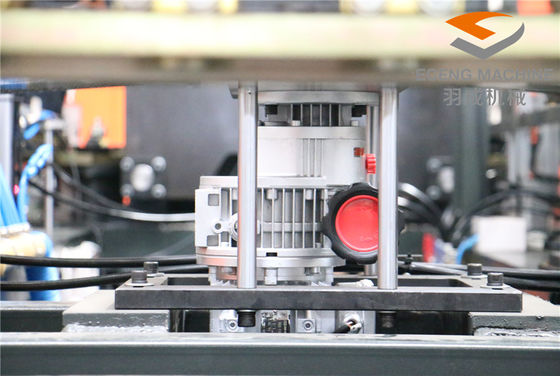 LDPE HDPE PET เครื่องเป่าขวดพลาสติก 8000PCS / HR