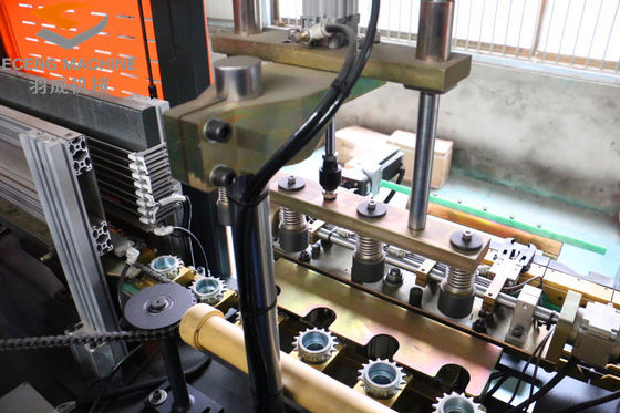 เครื่องเป่า PET พลาสติก 4 ช่อง 6000 Bph PLC Control